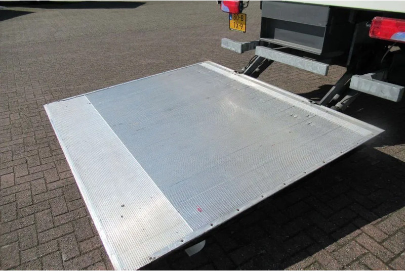 Camión caja cerrada MAN TGM 15.250 Bak + klep E6: foto 11