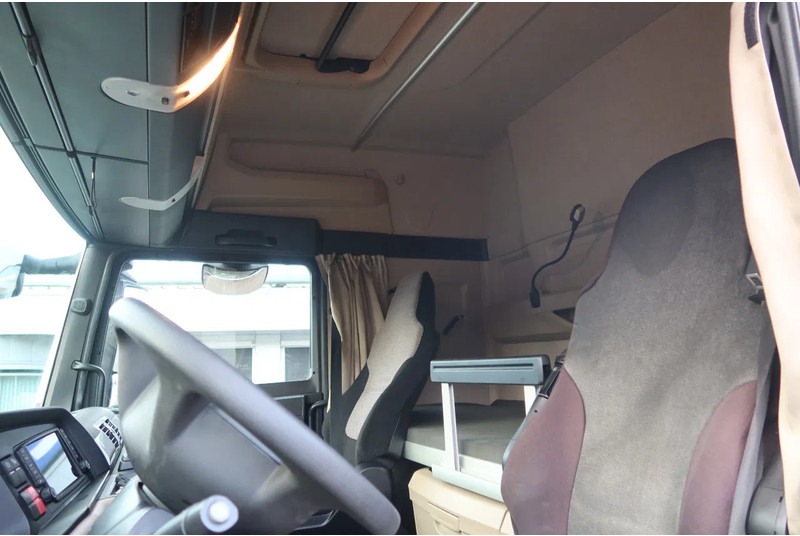 MAN TGX 18 .340 4x2 Full air Chassis, twist locks - Camión chasis: foto 5 MAN TGX 18 .340 4x2 Full air Chassis, twist locks - Camión chasis: foto 5