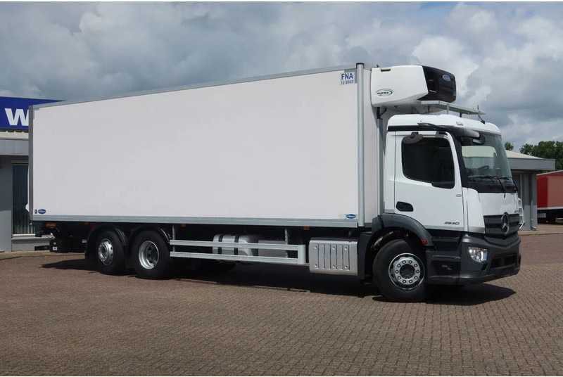Mercedes-Benz Actros 2530 L Koel/Vries + Laadklep DHollandia 2500kg - Camión frigorífico: foto 2 Mercedes-Benz Actros 2530 L Koel/Vries + Laadklep DHollandia 2500kg - Camión frigorífico: foto 2