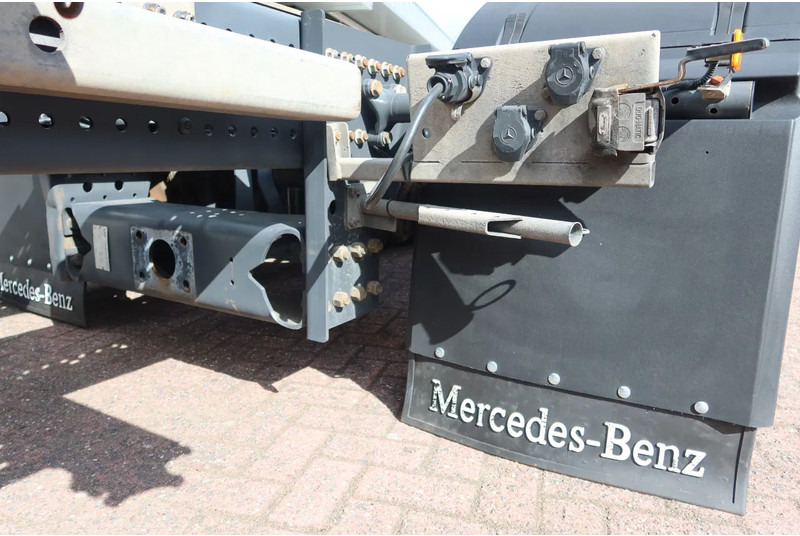 Mercedes-Benz Actros 2642 LL Giga Space Wisselbare opbouw/chassis cabine + lift as - Camión portacontenedore/ Intercambiable: foto 5 Mercedes-Benz Actros 2642 LL Giga Space Wisselbare opbouw/chassis cabine + lift as - Camión portacontenedore/ Intercambiable: foto 5