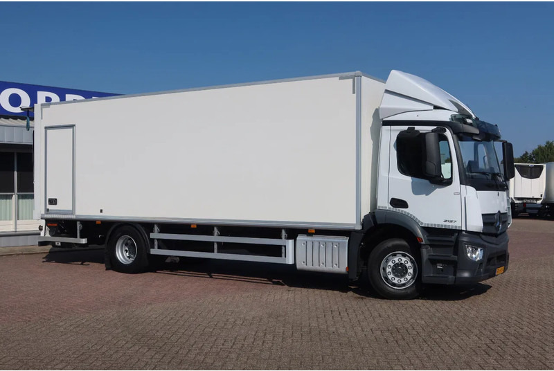 Mercedes-Benz Antos 2127 L Bak + klep 2000 kg Euro 6 - Camión caja cerrada: foto 3 Mercedes-Benz Antos 2127 L Bak + klep 2000 kg Euro 6 - Camión caja cerrada: foto 3