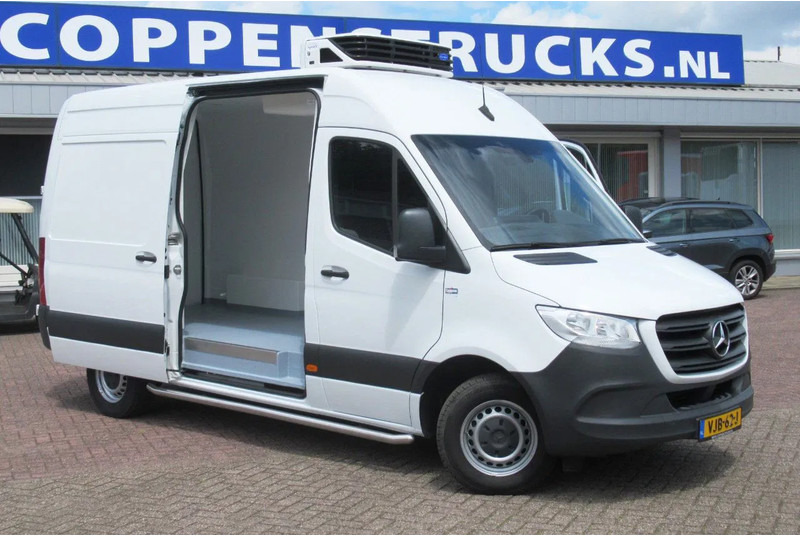 Mercedes-Benz Sprinter 316 CDI Koelen/Vriezen/ Verwarmen Carrier Xarios 350 + 220 volt nacht aansluiting - Furgoneta frigorifica: foto 2 Mercedes-Benz Sprinter 316 CDI Koelen/Vriezen/ Verwarmen Carrier Xarios 350 + 220 volt nacht aansluiting - Furgoneta frigorifica: foto 2