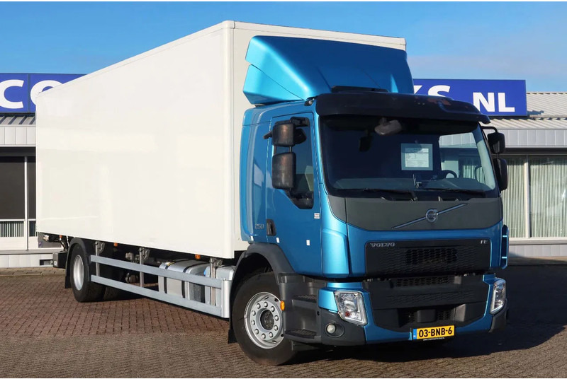 Volvo FE 250 Bakwagen + Dhollandia klep 2500 KG. 49.000 KM!! - Camión caja cerrada: foto 2 Volvo FE 250 Bakwagen + Dhollandia klep 2500 KG. 49.000 KM!! - Camión caja cerrada: foto 2