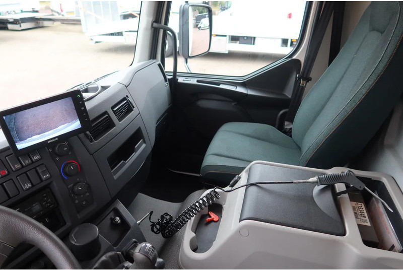 Volvo FL 250 Bakwagen + Dhollandia 1500 kg - Camión caja cerrada: foto 5 Volvo FL 250 Bakwagen + Dhollandia 1500 kg - Camión caja cerrada: foto 5