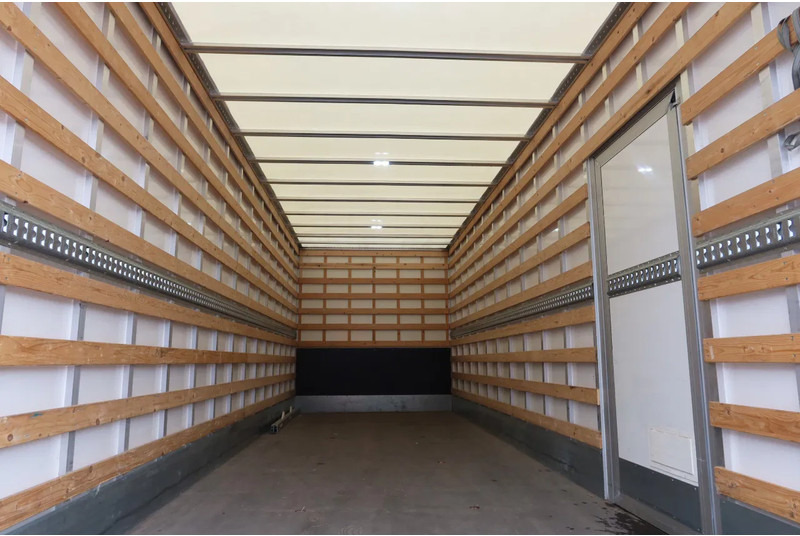 Volvo FL 250 Bakwagen + Dhollandia 1500 kg - Camión caja cerrada: foto 4 Volvo FL 250 Bakwagen + Dhollandia 1500 kg - Camión caja cerrada: foto 4