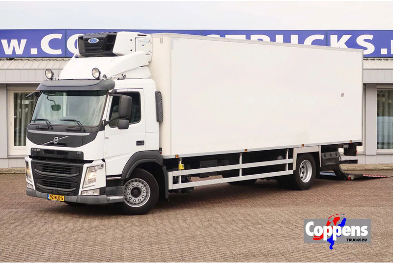 Volvo FM 330 4x2 Koel/Vries Carrier Supra 380 + Klep Dhollandia 2500 kg - Camión frigorífico: foto 1 Volvo FM 330 4x2 Koel/Vries Carrier Supra 380 + Klep Dhollandia 2500 kg - Camión frigorífico: foto 1