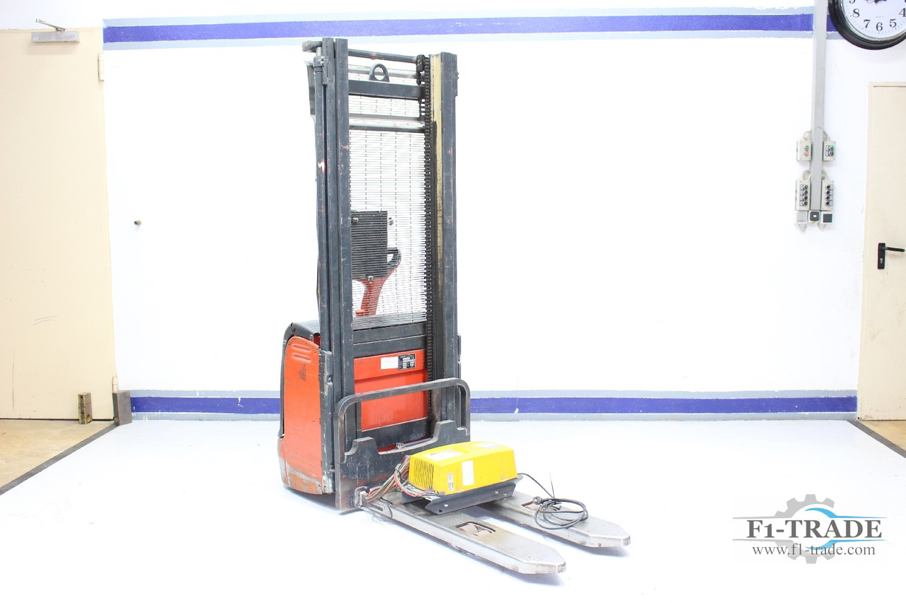 Linde L 12 - Apilador: foto 1 Linde L 12 - Apilador: foto 1