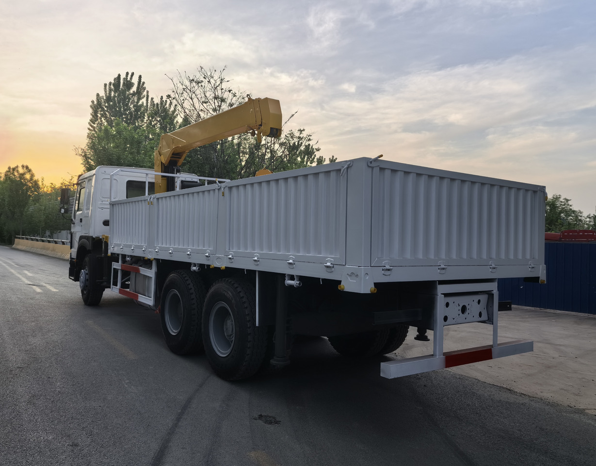 HOWO 371HP CRANE TRUCK - Camión grúa: foto 4 HOWO 371HP CRANE TRUCK - Camión grúa: foto 4