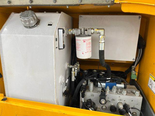 Plataforma de tijeras Haulotte Compact 12DX 12m Diesel Scherenarbeitsbühne 4x4: foto 11