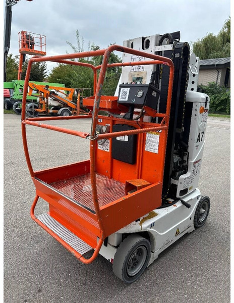 JLG Toucan 800A - 8m Elektro Mast-Arbeitsbühne - Plataforma articulada: foto 3 JLG Toucan 800A - 8m Elektro Mast-Arbeitsbühne - Plataforma articulada: foto 3