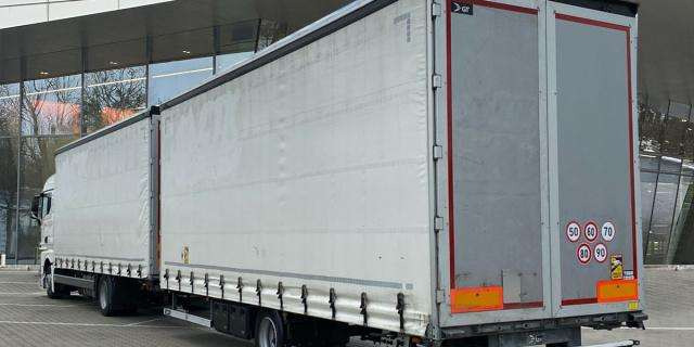 MAN TGX18.470 4x2 LL Retarder (8830) - Camión lona: foto 3 MAN TGX18.470 4x2 LL Retarder (8830) - Camión lona: foto 3