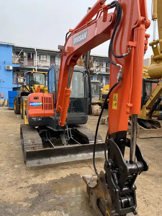 Best Price For 6t Mini Excavator,Small Excavating Machine Korea Doosan Used Excavators Doosan Dx60 For Sale In Shanghai - Excavadora de cadenas: foto 5 Best Price For 6t Mini Excavator,Small Excavating Machine Korea Doosan Used Excavators Doosan Dx60 For Sale In Shanghai - Excavadora de cadenas: foto 5