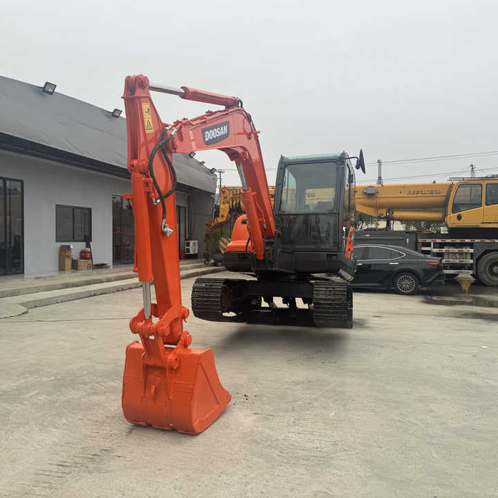 High Quality and Low Price Used Doosan Dx60 Dx75 Dx80 Crawler Excavator in Good Condition 6-ton Mini 6t Excavator for Sale - Excavadora de cadenas: foto 1 High Quality and Low Price Used Doosan Dx60 Dx75 Dx80 Crawler Excavator in Good Condition 6-ton Mini 6t Excavator for Sale - Excavadora de cadenas: foto 1