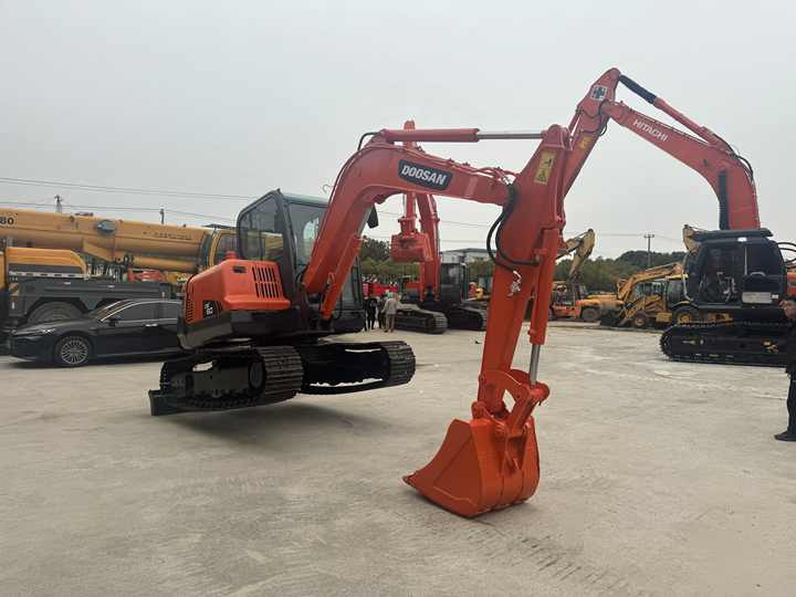 High Quality and Low Price Used Doosan Dx60 Dx75 Dx80 Crawler Excavator in Good Condition 6-ton Mini 6t Excavator for Sale - Excavadora de cadenas: foto 5 High Quality and Low Price Used Doosan Dx60 Dx75 Dx80 Crawler Excavator in Good Condition 6-ton Mini 6t Excavator for Sale - Excavadora de cadenas: foto 5