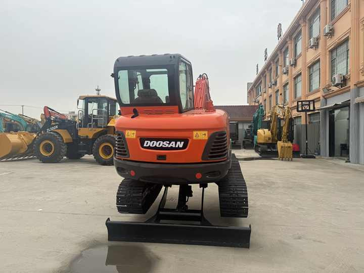 High Quality and Low Price Used Doosan Dx60 Dx75 Dx80 Crawler Excavator in Good Condition 6-ton Mini 6t Excavator for Sale - Excavadora de cadenas: foto 2 High Quality and Low Price Used Doosan Dx60 Dx75 Dx80 Crawler Excavator in Good Condition 6-ton Mini 6t Excavator for Sale - Excavadora de cadenas: foto 2
