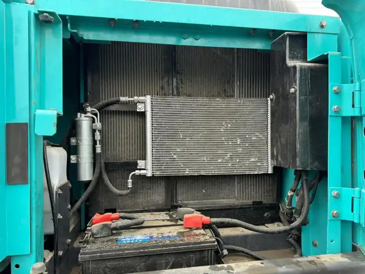 Large Second-Hand Excavators Kobelco Sk200 SK210 20ton with EPA and CE on Sale in Japan - Excavadora: foto 2 Large Second-Hand Excavators Kobelco Sk200 SK210 20ton with EPA and CE on Sale in Japan - Excavadora: foto 2