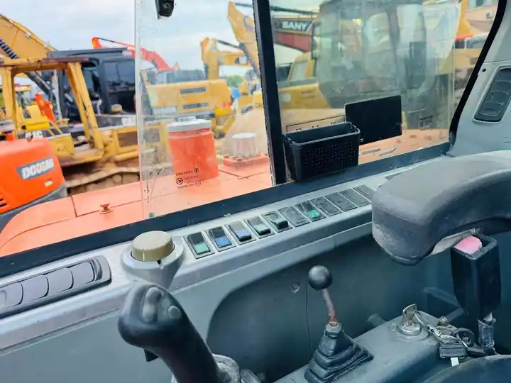 Nice Performance 6t Small Used Excavator,Original Korea Doosan Used Excavators Doosan Dx60 For Sale In Shanghai - Excavadora de cadenas: foto 5 Nice Performance 6t Small Used Excavator,Original Korea Doosan Used Excavators Doosan Dx60 For Sale In Shanghai - Excavadora de cadenas: foto 5