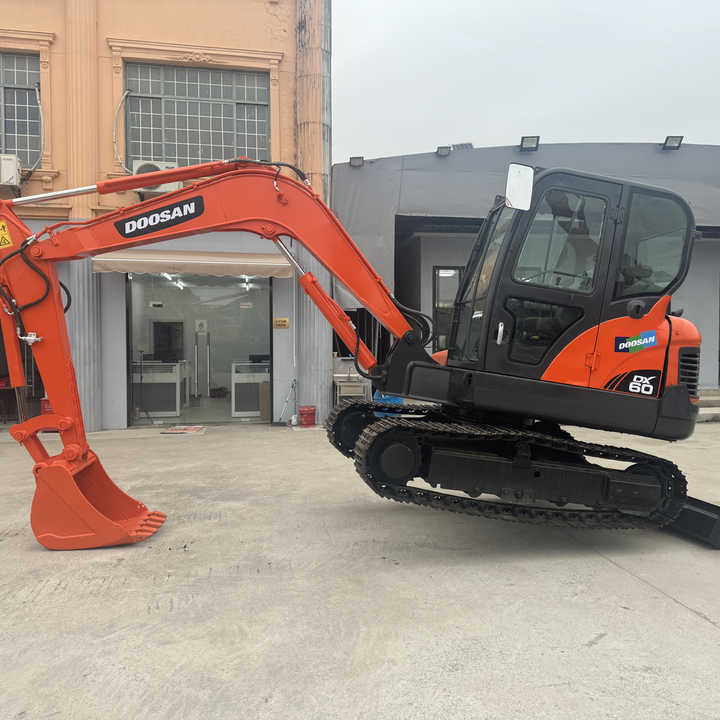 Nice Performance 6t Small Used Excavator,Original Korea Doosan Used Excavators Doosan Dx60 for Sale - Excavadora de cadenas: foto 1 Nice Performance 6t Small Used Excavator,Original Korea Doosan Used Excavators Doosan Dx60 for Sale - Excavadora de cadenas: foto 1