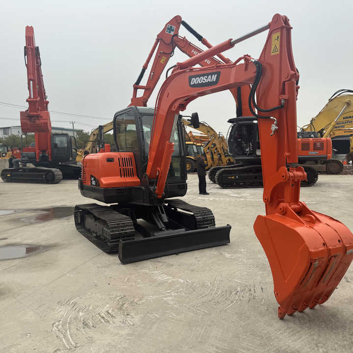 Original Top Sale High Performance Slightly Used Doosan Dx60 Dx75 Dx80 Tracked Excavator for Landscaping in Shanghai - Excavadora de cadenas: foto 1 Original Top Sale High Performance Slightly Used Doosan Dx60 Dx75 Dx80 Tracked Excavator for Landscaping in Shanghai - Excavadora de cadenas: foto 1