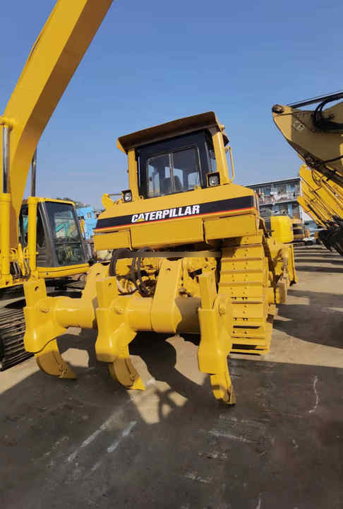 Used Cat Caterpillar D7r Bulldozer Japan Original Cheap Price Small Crawler Bulldozer D7r with good condition on Sale - Bulldozer: foto 5 Used Cat Caterpillar D7r Bulldozer Japan Original Cheap Price Small Crawler Bulldozer D7r with good condition on Sale - Bulldozer: foto 5