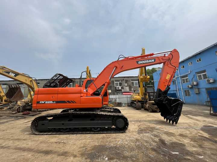 Used excavator doosan dx60 excavators earth-moving machinery doosan dx60 dx80 dx75 dx225 for sale - Excavadora de cadenas: foto 2 Used excavator doosan dx60 excavators earth-moving machinery doosan dx60 dx80 dx75 dx225 for sale - Excavadora de cadenas: foto 2