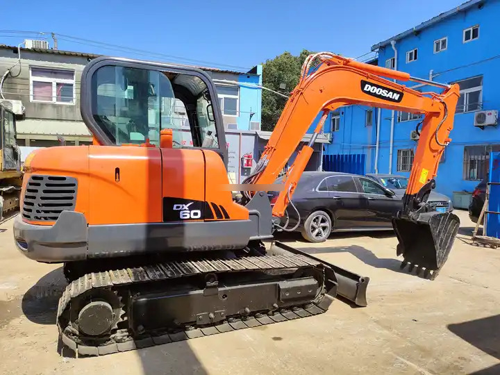 Used excavator doosan dx60 excavators earth-moving machinery doosan dx60 dx80 dx75 dx225 for sale - Excavadora de cadenas: foto 4 Used excavator doosan dx60 excavators earth-moving machinery doosan dx60 dx80 dx75 dx225 for sale - Excavadora de cadenas: foto 4