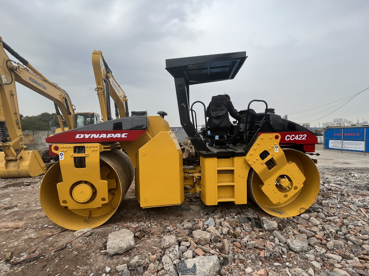 Used road roller Dynapac CC422 with Double Drum Roller in Good Condition - Apisonadora de asfalto: foto 4 Used road roller Dynapac CC422 with Double Drum Roller in Good Condition - Apisonadora de asfalto: foto 4
