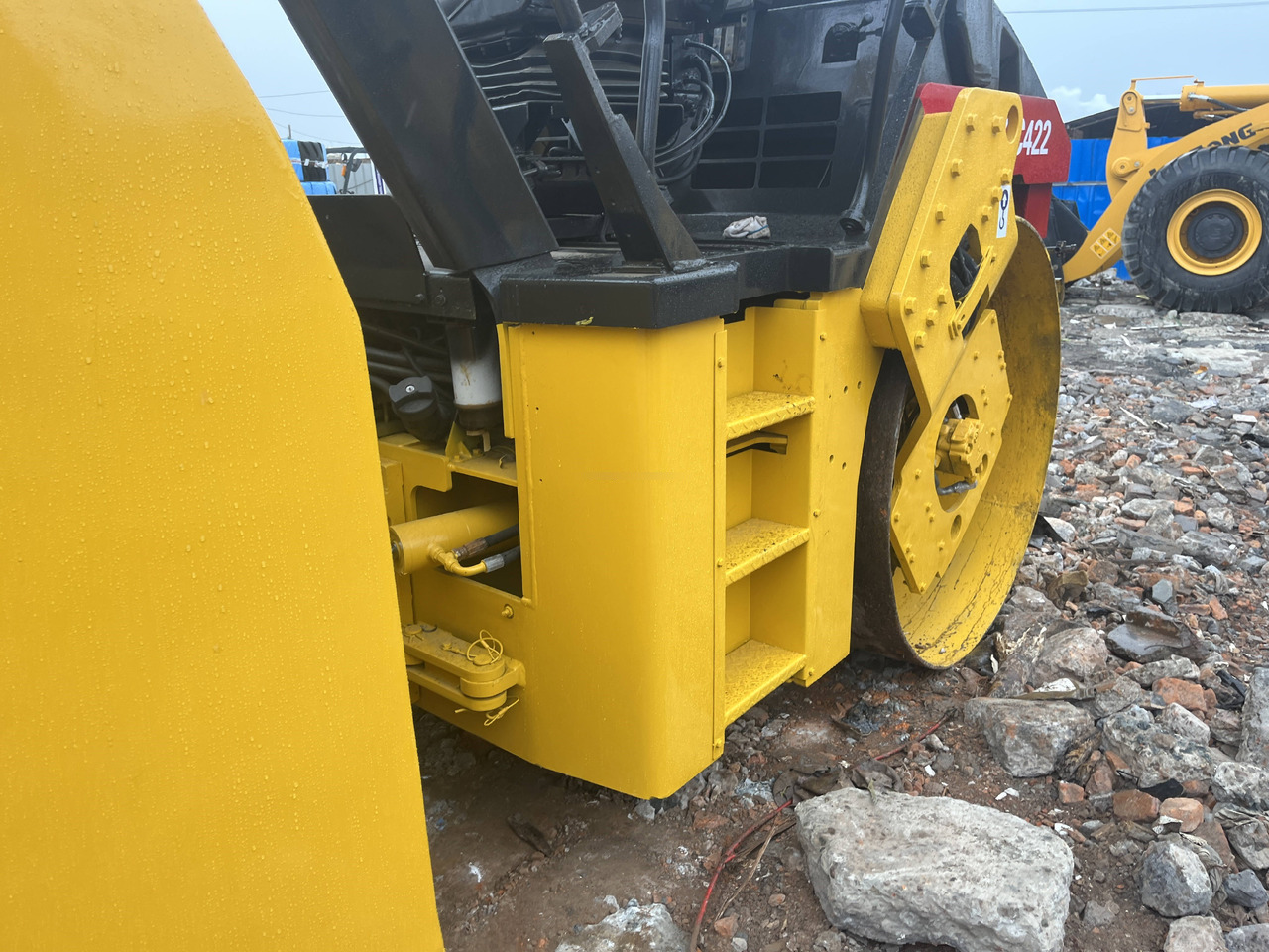 Used road roller Dynapac CC422 with Double Drum Roller in Good Condition - Apisonadora de asfalto: foto 5 Used road roller Dynapac CC422 with Double Drum Roller in Good Condition - Apisonadora de asfalto: foto 5
