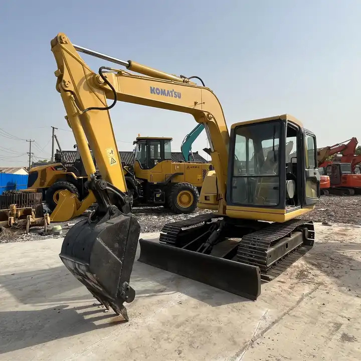 Komatsu used pc60-7 excavator/used 6ton excavator /Komatsu japan pc60-7 mini used excavator for sale Komatsu excavator - Excavadora de cadenas: foto 1 Komatsu used pc60-7 excavator/used 6ton excavator /Komatsu japan pc60-7 mini used excavator for sale Komatsu excavator - Excavadora de cadenas: foto 1