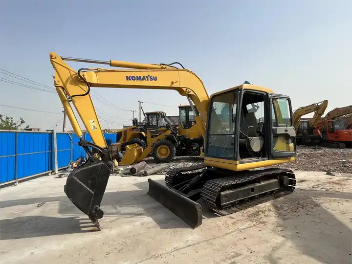 Komatsu used pc60-7 excavator/used 6ton excavator /Komatsu japan pc60-7 mini used excavator for sale Komatsu excavator - Excavadora de cadenas: foto 4 Komatsu used pc60-7 excavator/used 6ton excavator /Komatsu japan pc60-7 mini used excavator for sale Komatsu excavator - Excavadora de cadenas: foto 4