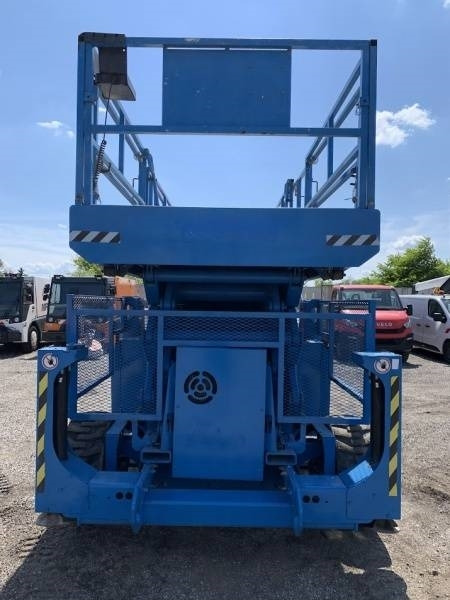Genie GS5390 - 18m - 4x4 - Diesel - Plataforma de tijeras: foto 3 Genie GS5390 - 18m - 4x4 - Diesel - Plataforma de tijeras: foto 3