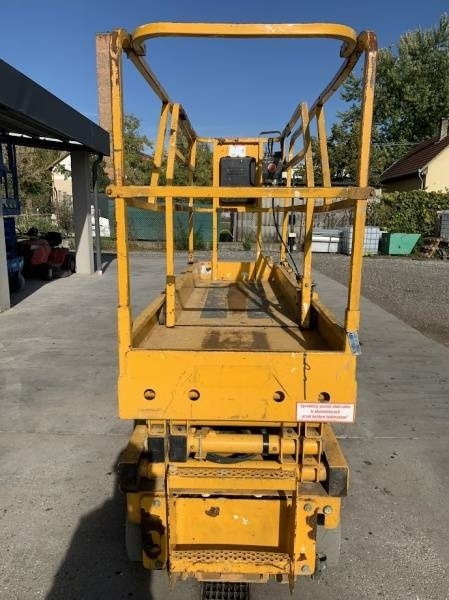 Haulotte Compact 8 - 8m, electric - Plataforma de tijeras: foto 3 Haulotte Compact 8 - 8m, electric - Plataforma de tijeras: foto 3