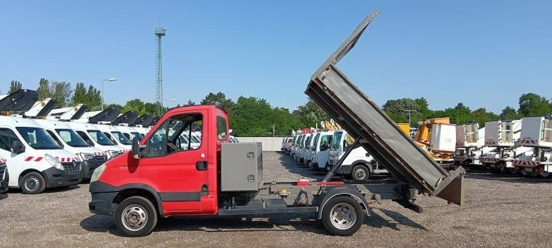 Iveco 35C13 - Tipper - Camión volquete: foto 2 Iveco 35C13 - Tipper - Camión volquete: foto 2