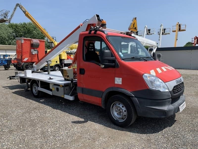Iveco Daily Multitel 160 ALU DS - 16m - Camión con plataforma elevadora: foto 1 Iveco Daily Multitel 160 ALU DS - 16m - Camión con plataforma elevadora: foto 1