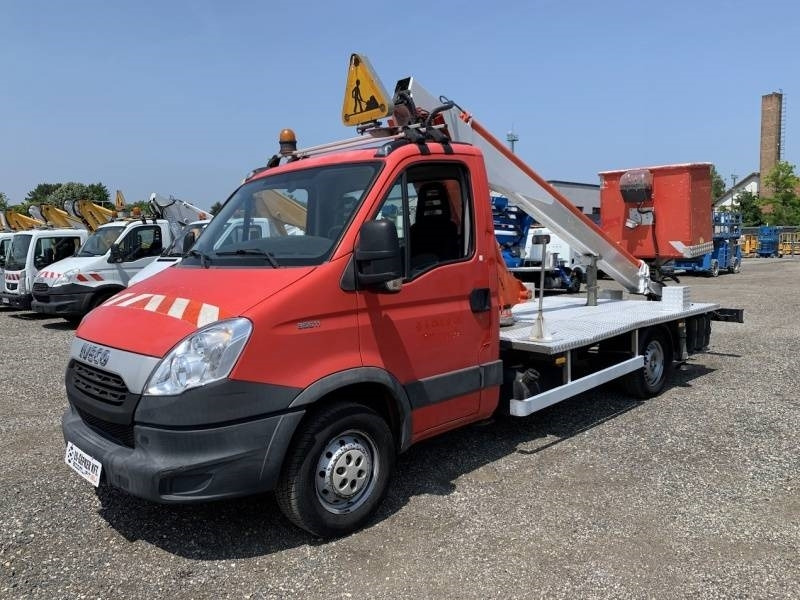 Iveco Daily Multitel 160 ALU DS - 16m - Camión con plataforma elevadora: foto 2 Iveco Daily Multitel 160 ALU DS - 16m - Camión con plataforma elevadora: foto 2