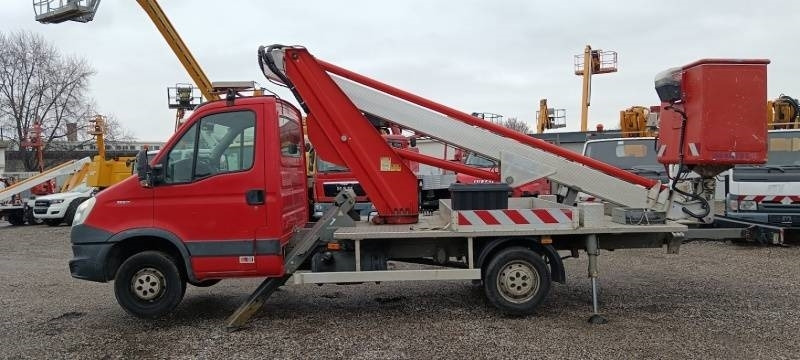 Iveco Daily Multitel MT182 DS - 18,2 m - Camión con plataforma elevadora: foto 5 Iveco Daily Multitel MT182 DS - 18,2 m - Camión con plataforma elevadora: foto 5