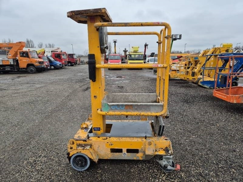 JLG Power Tower Ecolift - 4,2m, 150 kg - Plataforma articulada: foto 4 JLG Power Tower Ecolift - 4,2m, 150 kg - Plataforma articulada: foto 4