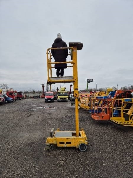 JLG Power Tower Ecolift - 4,2m, 150 kg - Plataforma articulada: foto 4 JLG Power Tower Ecolift - 4,2m, 150 kg - Plataforma articulada: foto 4