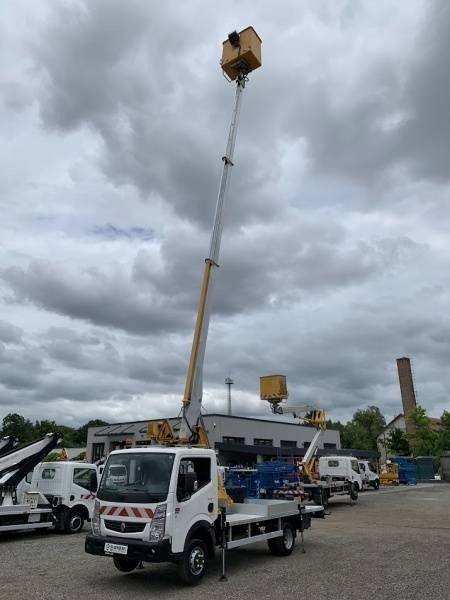 Camión con plataforma elevadora Renault Maxity Multitel 160 ALU DS - 16m: foto 9