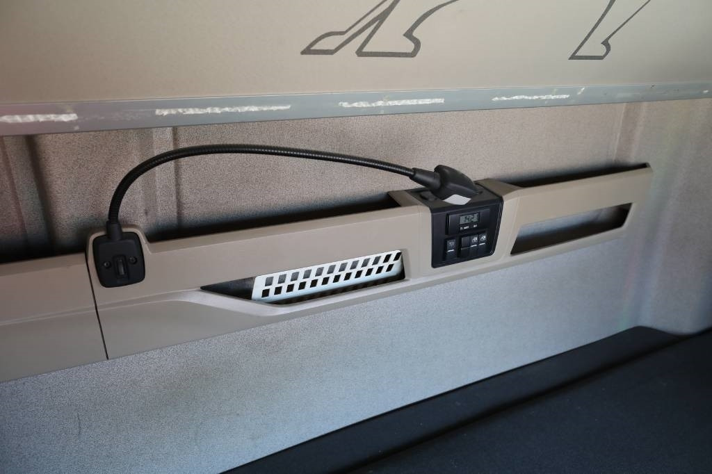 Cabeza tractora MAN TGX 18.500 4x2 LLS + Trailer Vega 3 axel lowbed: foto 18 Cabeza tractora MAN TGX 18.500 4x2 LLS + Trailer Vega 3 axel lowbed: foto 18