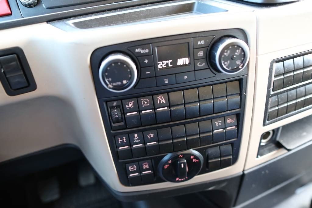 Cabeza tractora MAN TGX 18.500 4x2 LLS + Trailer Vega 3 axel lowbed: foto 23 Cabeza tractora MAN TGX 18.500 4x2 LLS + Trailer Vega 3 axel lowbed: foto 23