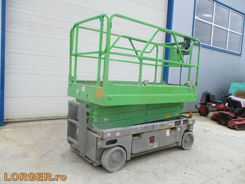 Haulotte Compact 10 - Plataforma de tijeras: foto 1 Haulotte Compact 10 - Plataforma de tijeras: foto 1