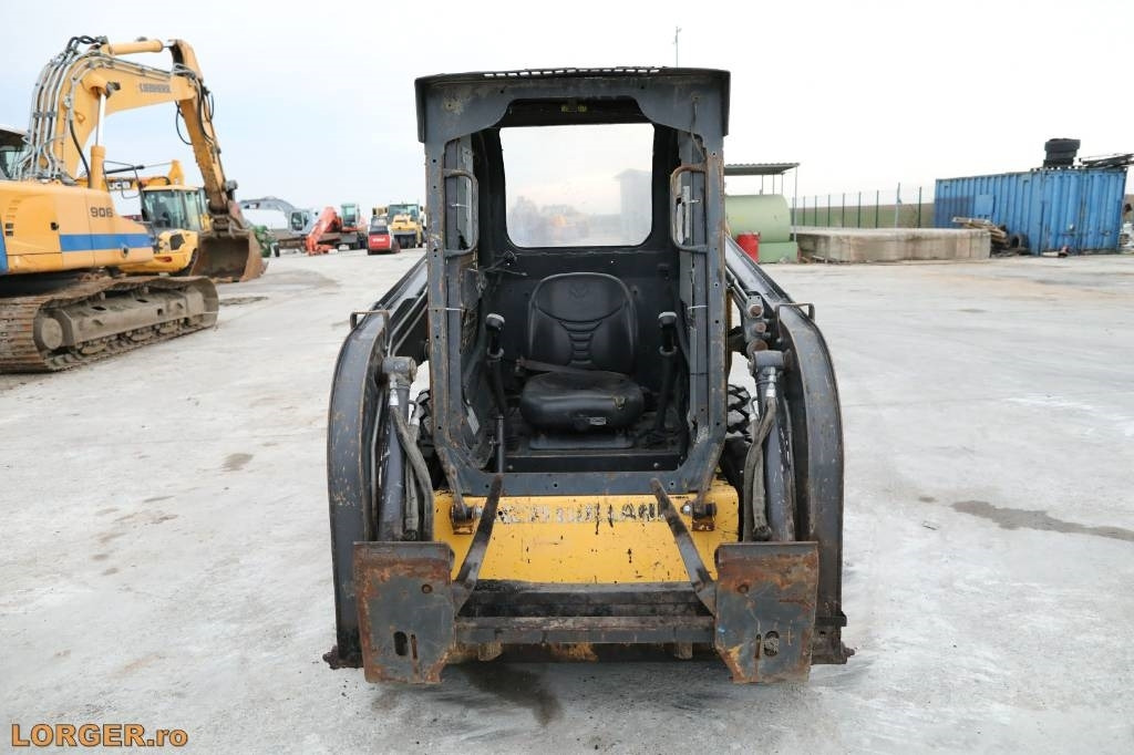 New Holland L 215 - Minicargadora: foto 5 New Holland L 215 - Minicargadora: foto 5