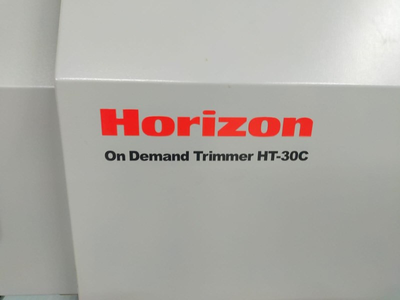 Horizon HT-30 C | 2016 - Máquina de corte de papel: foto 1 Horizon HT-30 C | 2016 - Máquina de corte de papel: foto 1