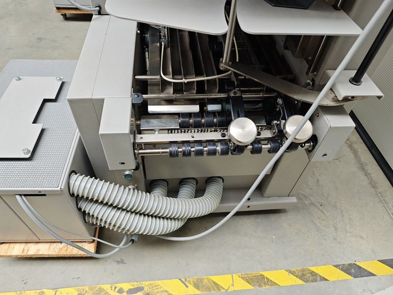 Horizon VAC-60Hc | 2006 - Máquina de impresión: foto 3 Horizon VAC-60Hc | 2006 - Máquina de impresión: foto 3