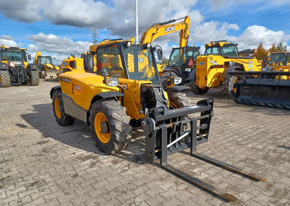 JCB 525-60 Agri Plus - Manipulador telescópico: foto 2 JCB 525-60 Agri Plus - Manipulador telescópico: foto 2
