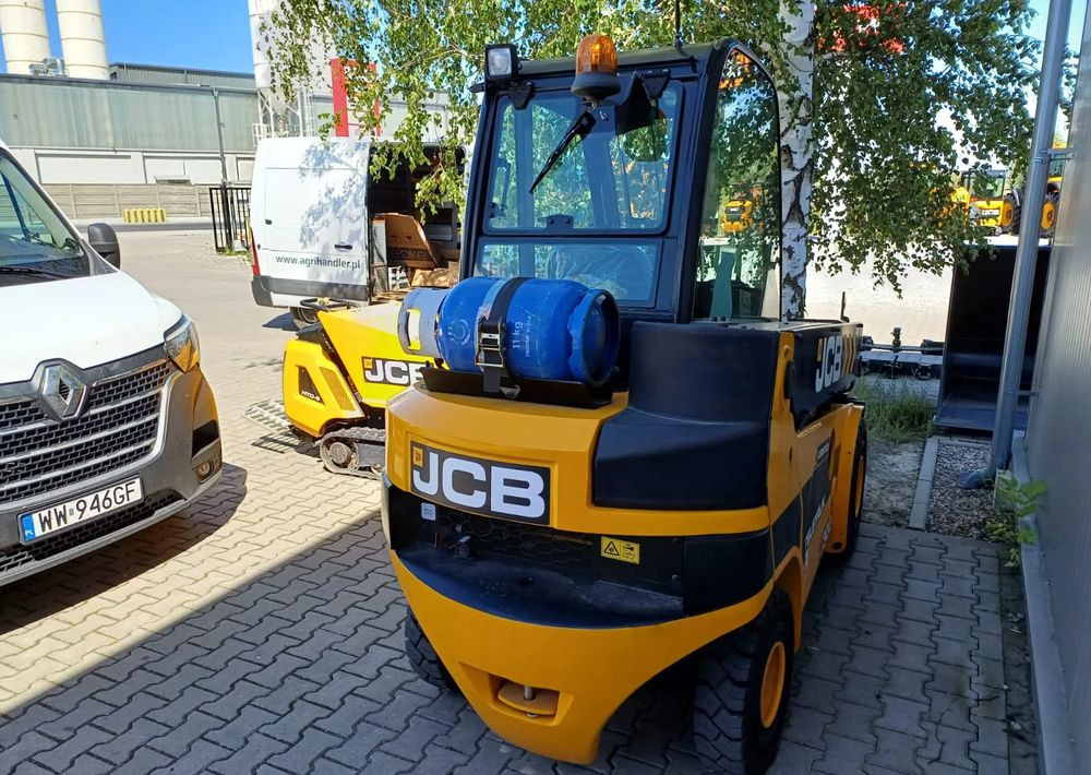 JCB TLT 30-17G - Carretilla elevadora de gas, Manipulador telescópico: foto 4 JCB TLT 30-17G - Carretilla elevadora de gas, Manipulador telescópico: foto 4