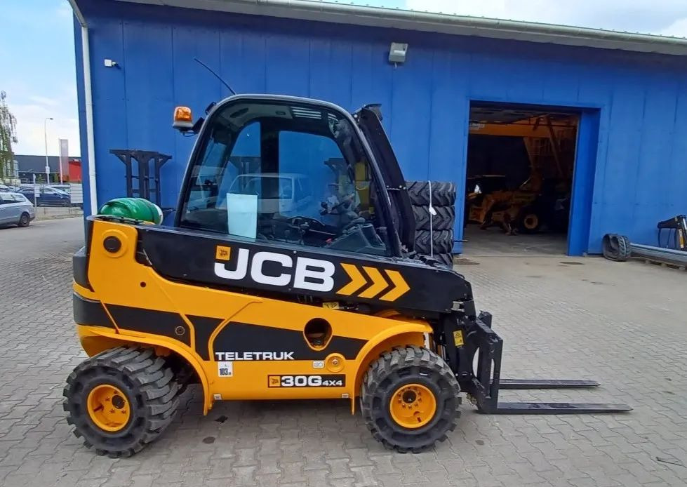 JCB TLT 30-20G 4x4 - Carretilla elevadora de gas, Manipulador telescópico: foto 3 JCB TLT 30-20G 4x4 - Carretilla elevadora de gas, Manipulador telescópico: foto 3