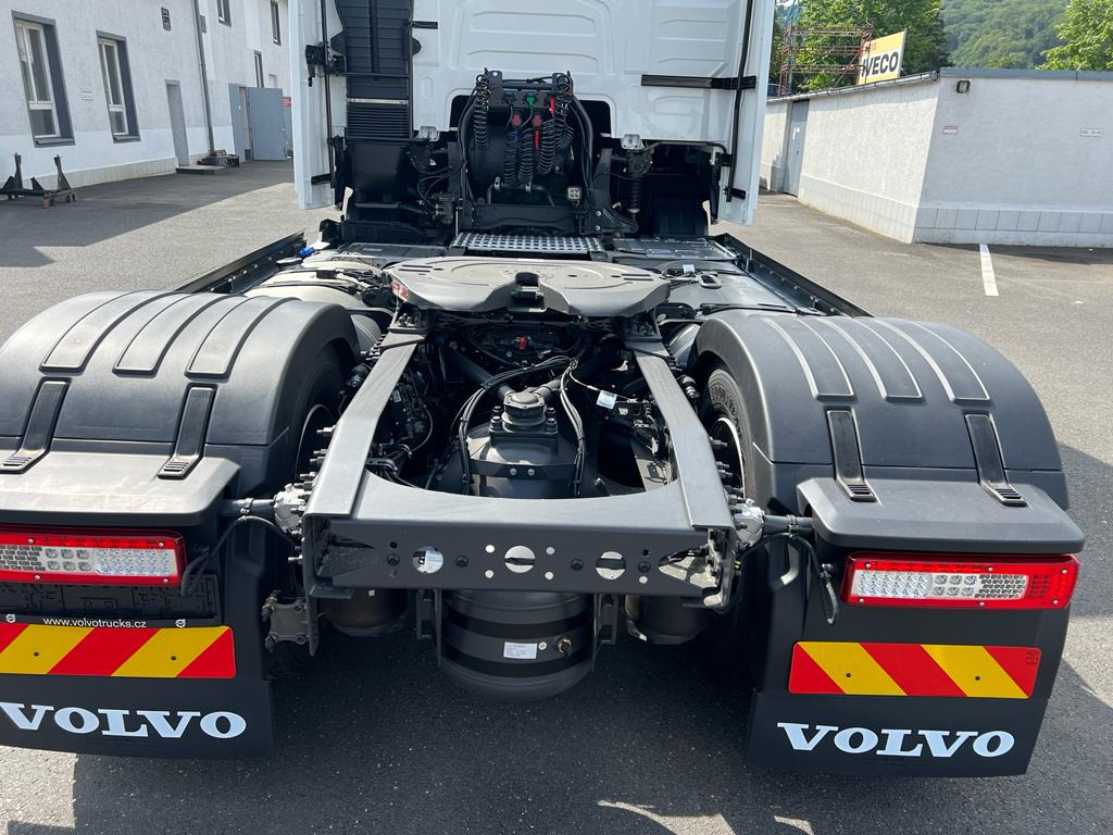 VOLVO FH 500 / Leather/ VEB+/ Air/ 2 tanks/ i-Parkcool/ - Cabeza tractora: foto 4 VOLVO FH 500 / Leather/ VEB+/ Air/ 2 tanks/ i-Parkcool/ - Cabeza tractora: foto 4
