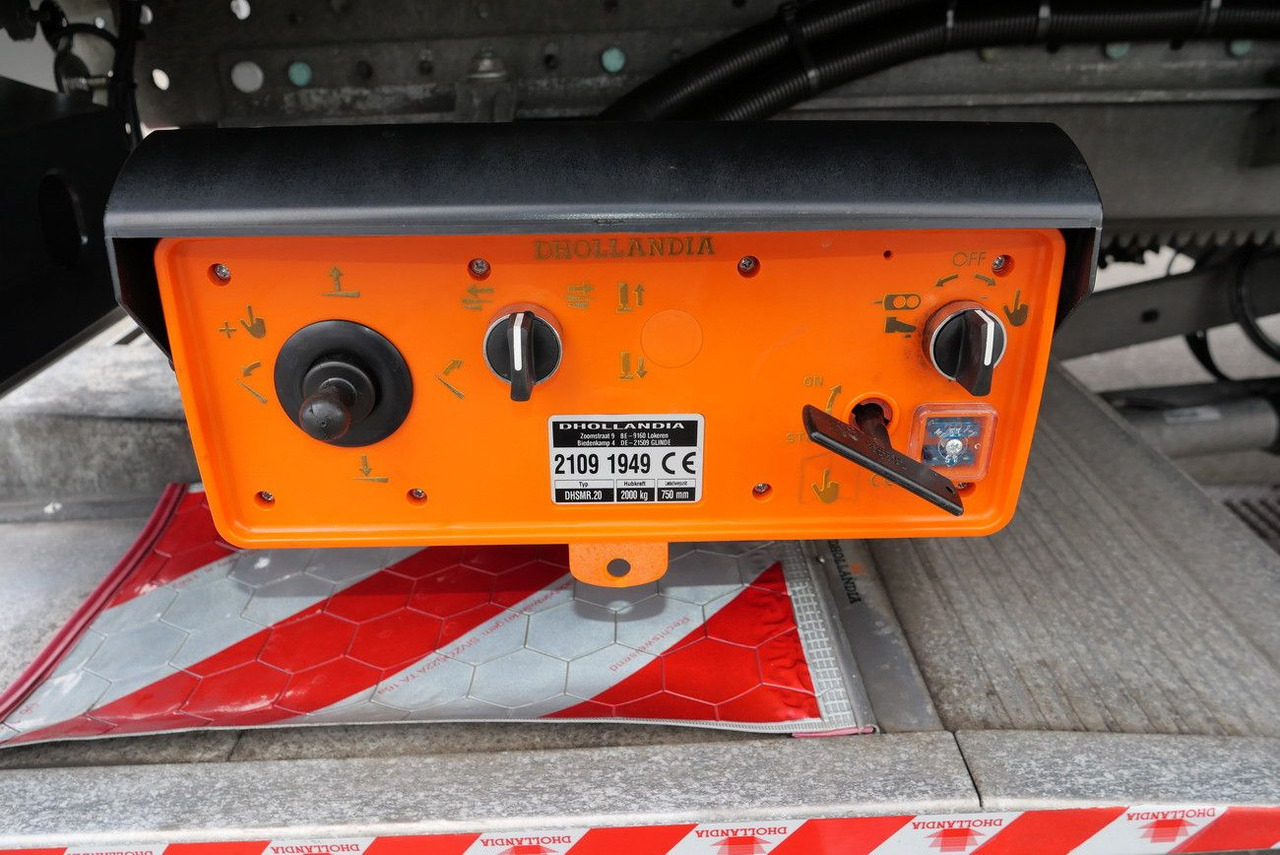 Semirremolque caja cerrada Schmitz Cargobull SKO 24/3 x ZURR/2 x LIFT /LBW 2000 kg / 2,70: foto 16